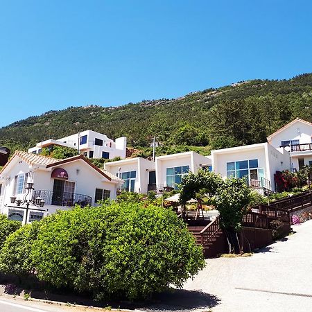 Namhae Bluemare Pension Bagian luar foto