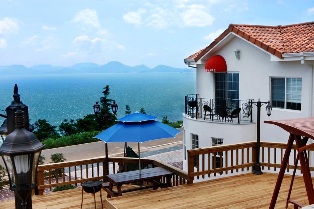 Namhae Bluemare Pension Bagian luar foto