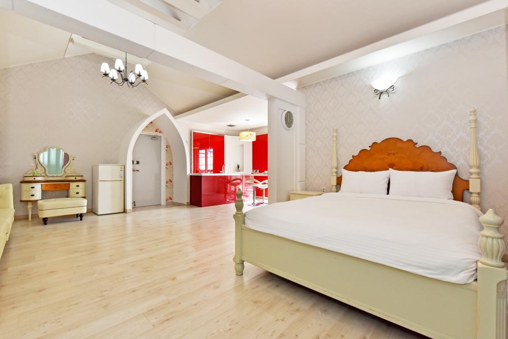 Namhae Bluemare Pension Bagian luar foto
