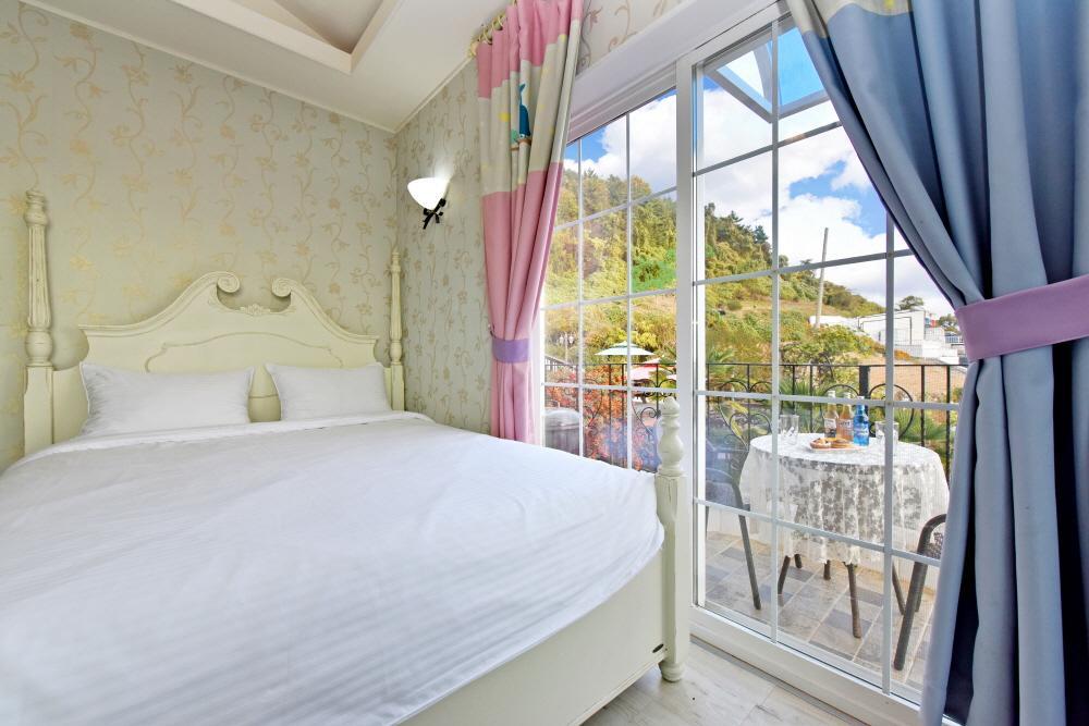 Namhae Bluemare Pension Bagian luar foto