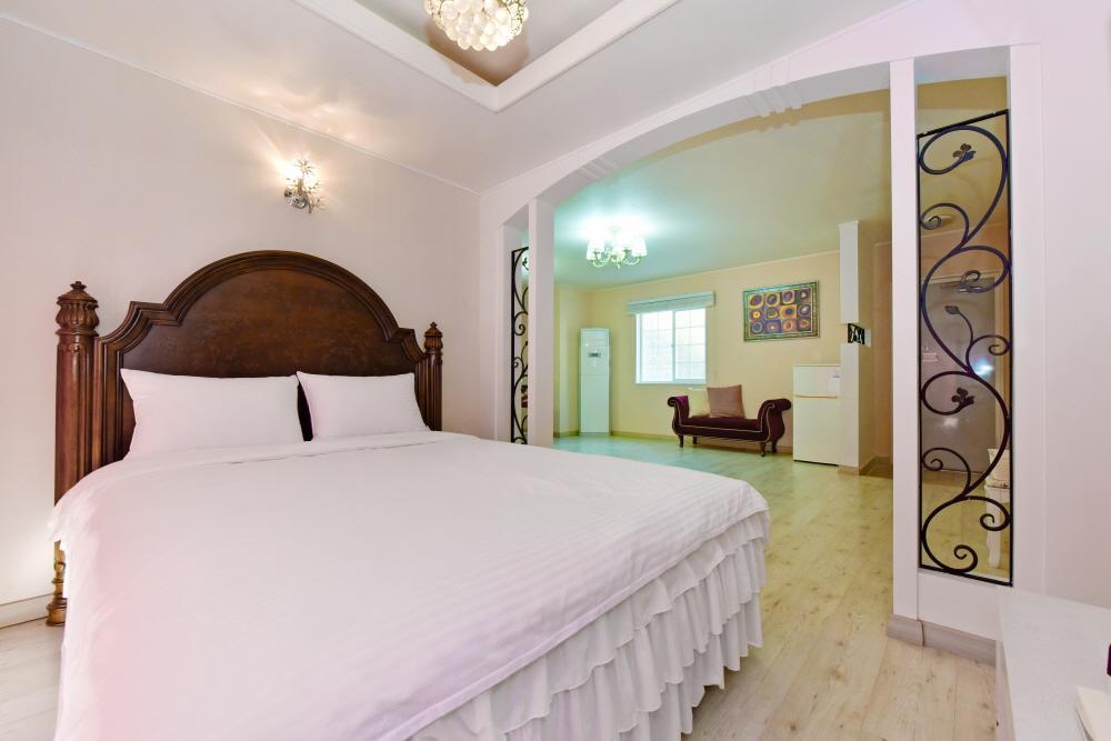 Namhae Bluemare Pension Bagian luar foto