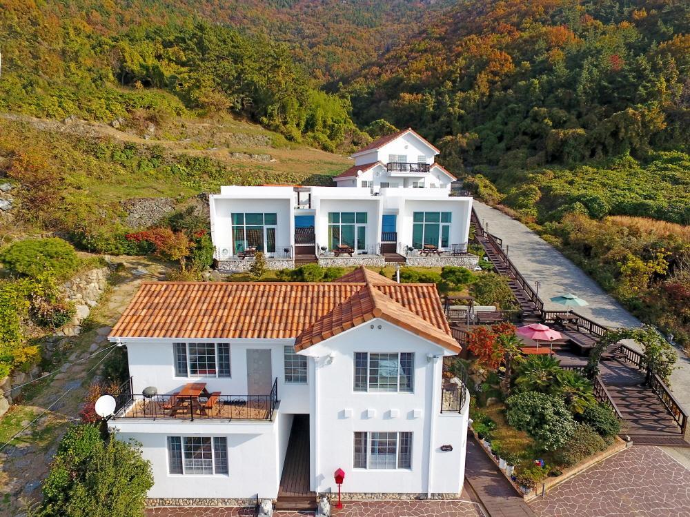 Namhae Bluemare Pension Bagian luar foto